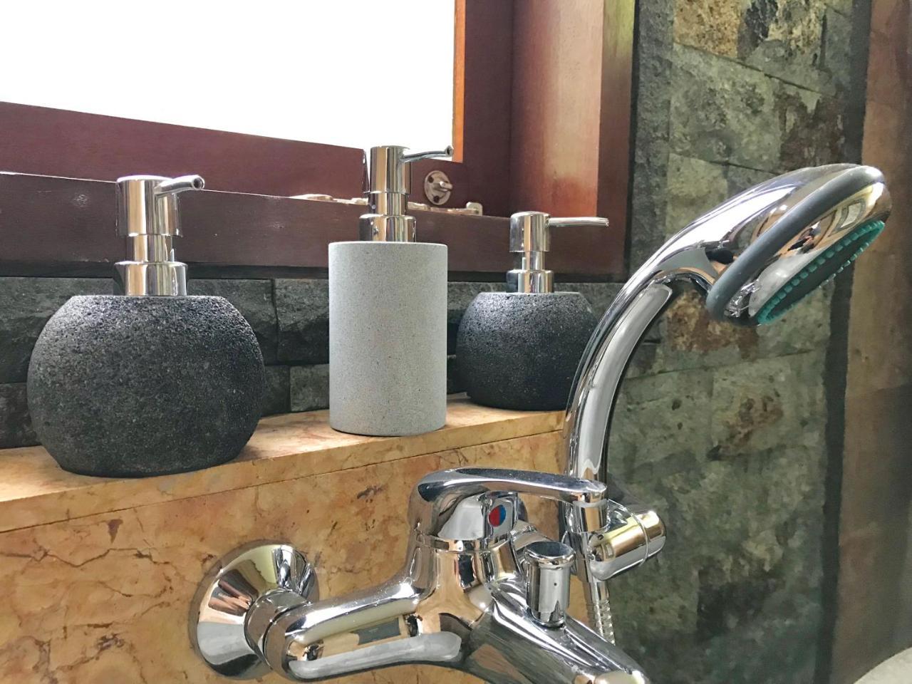 Ubud Paras Villa エクステリア 写真