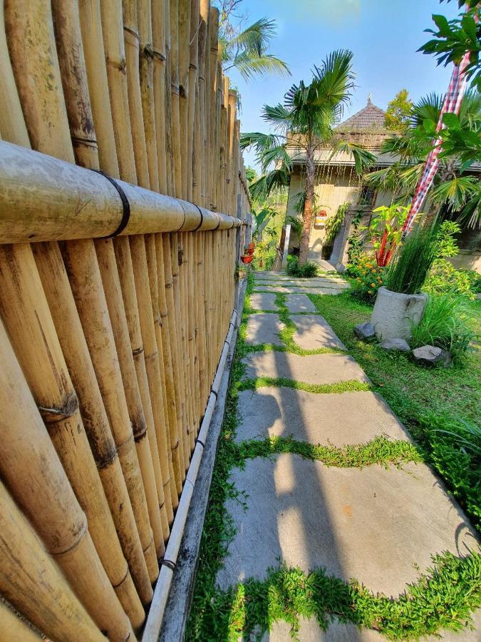 Ubud Paras Villa エクステリア 写真